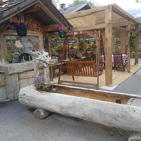 La Ferme Du Mont Blanc Bed & Breakfast