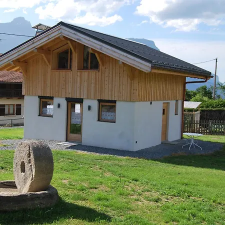 La Ferme Du Mont Blanc Bed & Breakfast