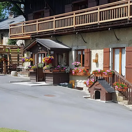 Oda ve Kahvaltı La Ferme Du Mont Blanc 3*